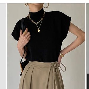 Commense Sweater Vest. Size M. Black